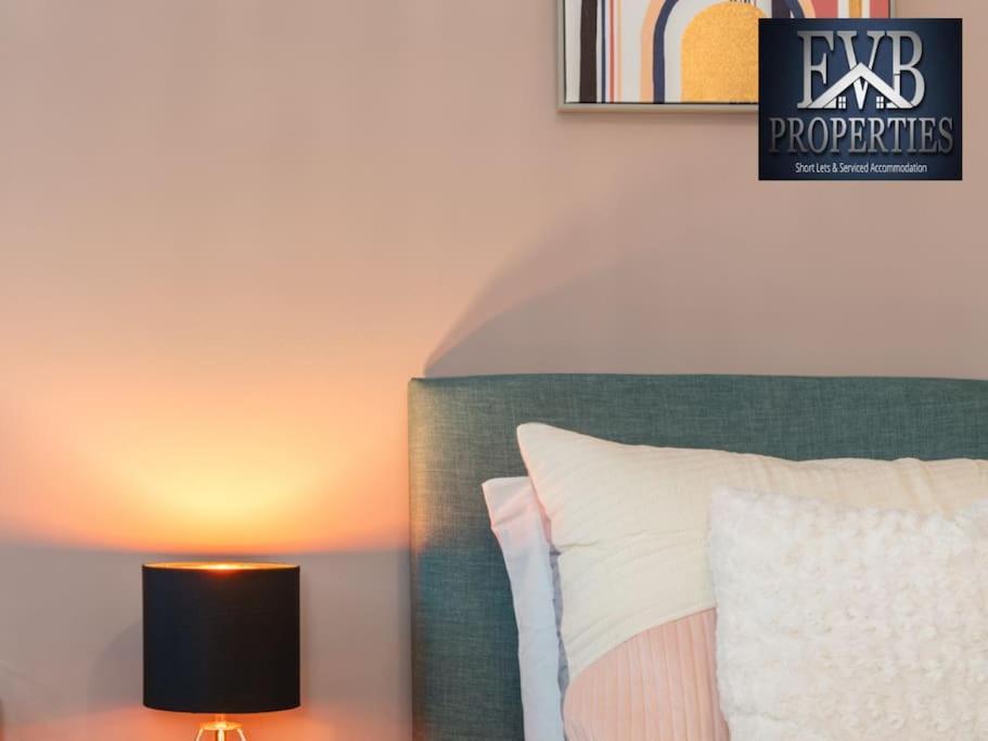 Charming Cosy Getaway Ideal For Leisure & Business Southampton Bagian luar foto
