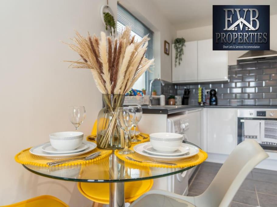 Charming Cosy Getaway Ideal For Leisure & Business Southampton Bagian luar foto